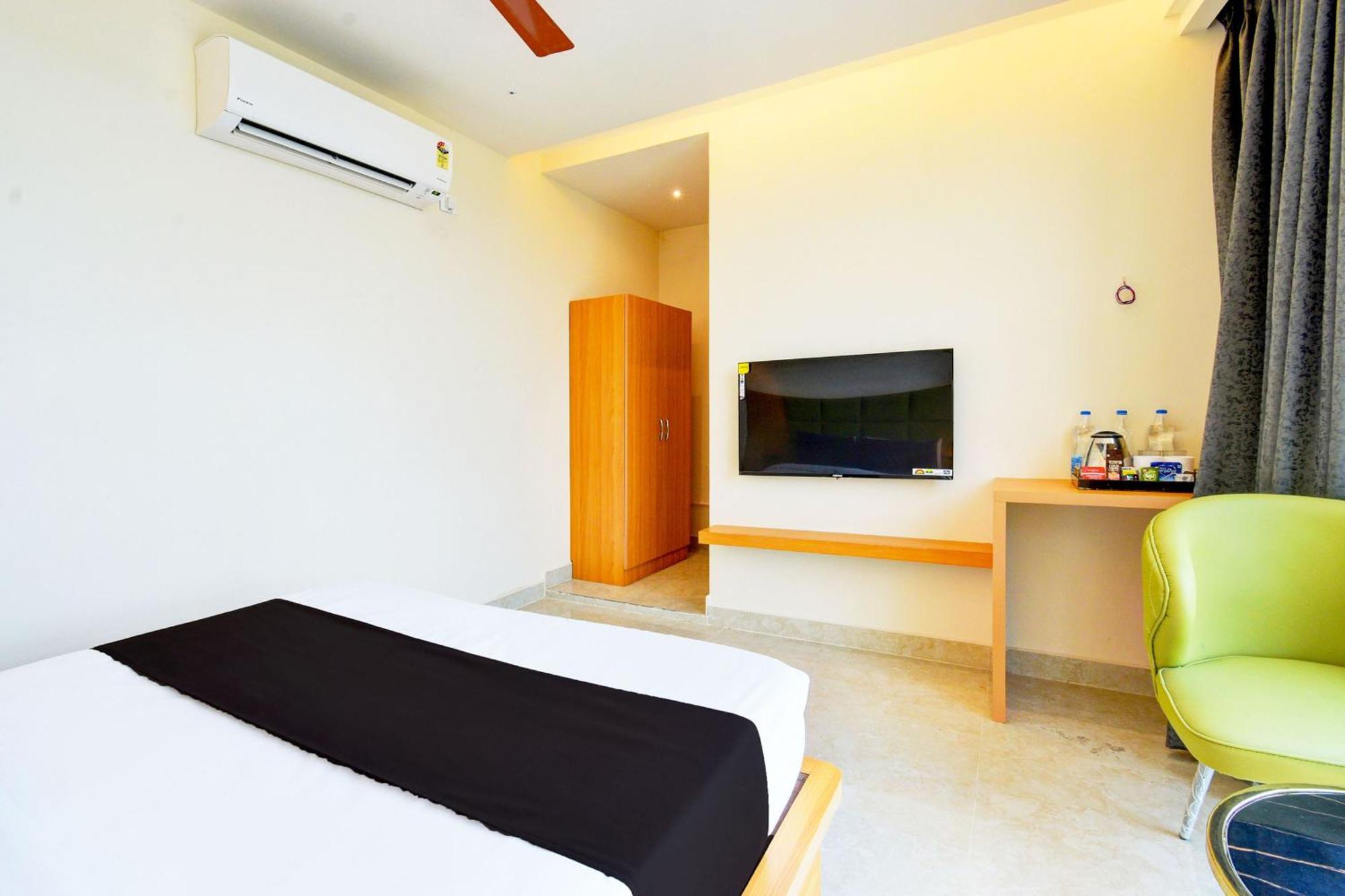 Hotel O Svs Suites Luxury Rooms Trimulgherry Exterior foto